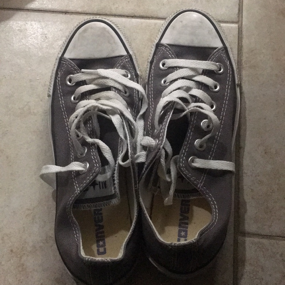 Grey converse